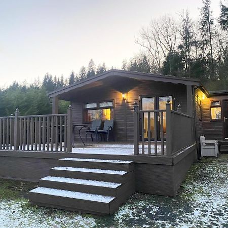 Stunning 4-Bedroom Cabin With Hot Tub In Beattock! Esterno foto