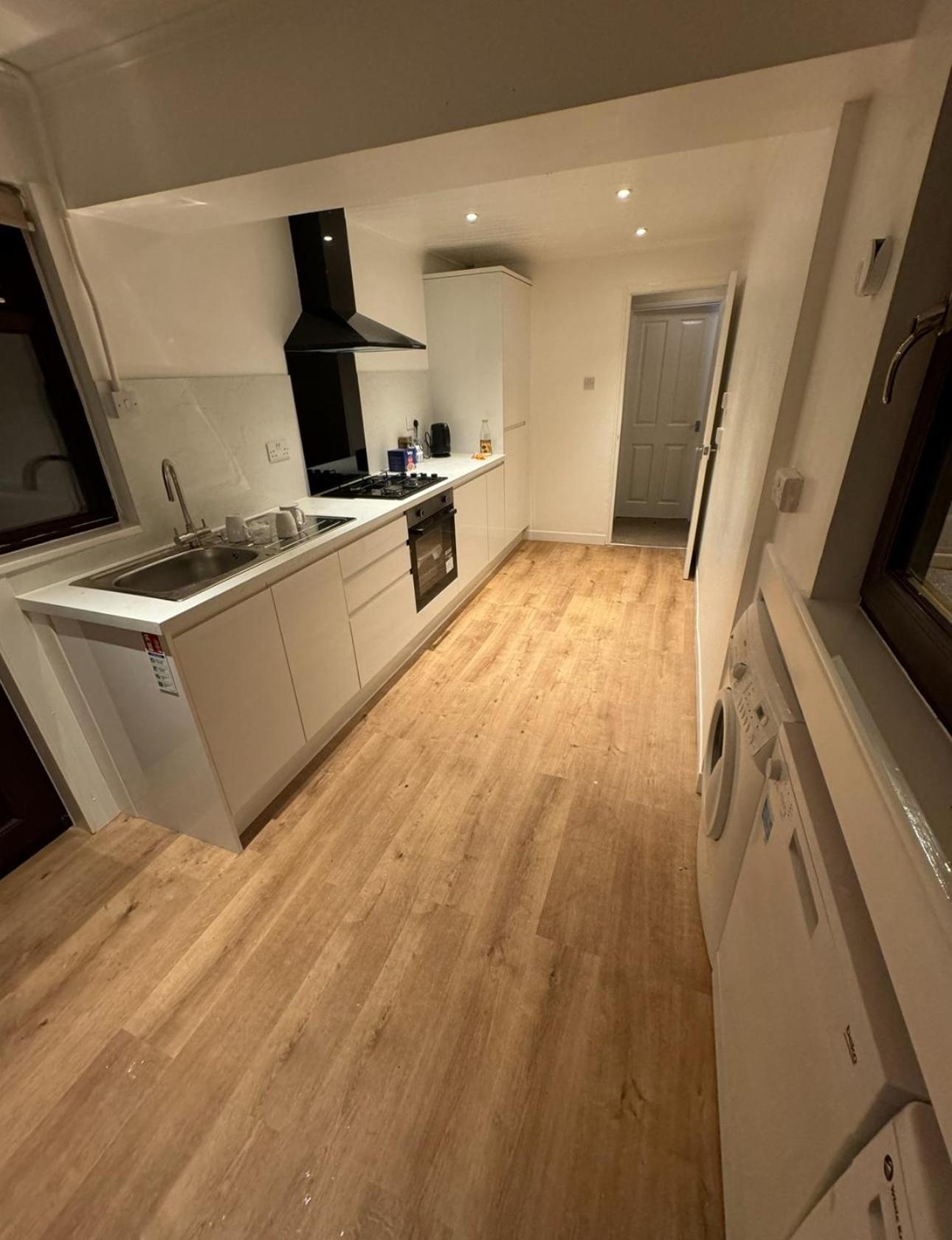 Stunning 4-Bedroom Cabin With Hot Tub In Beattock! Esterno foto